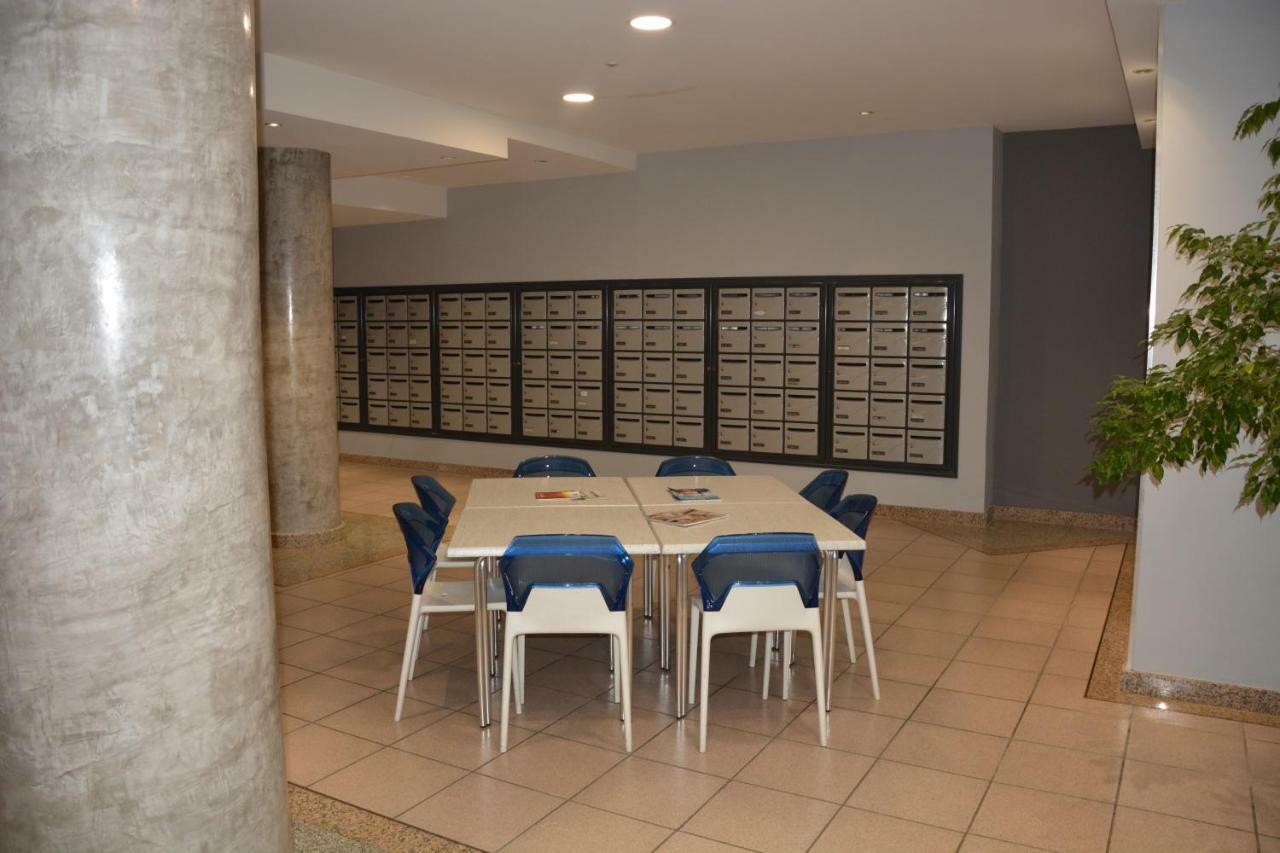 Appartement T2 De Standing Au Pied Des Plages Golfe-Juan Zewnętrze zdjęcie